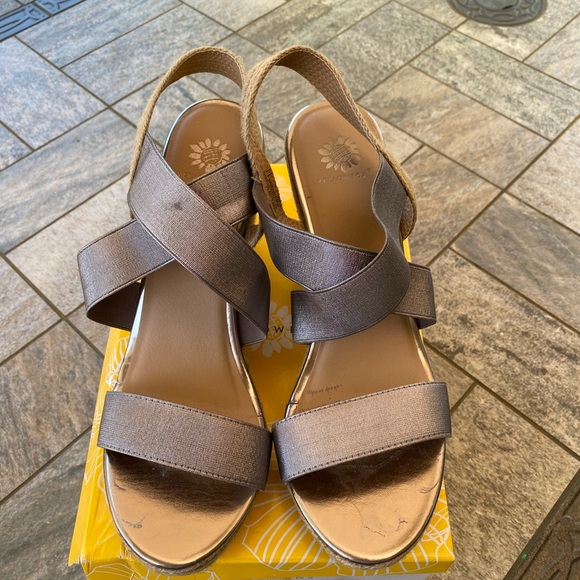 Yellowbox Silver sandals Espadrilles woman’s size 11 - Picture 2 of 4